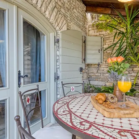 Targeto With Sea View *