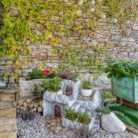 Targeto With Sea View