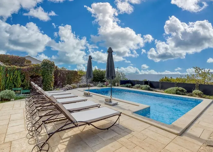 Targeto With Sea View