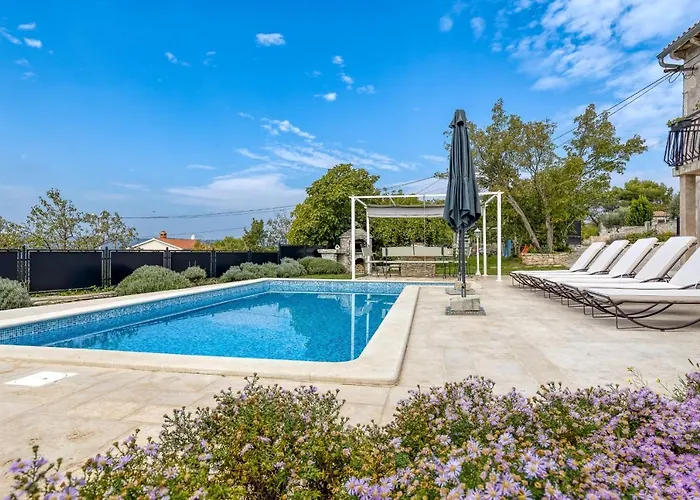 Targeto With Sea View Vila *