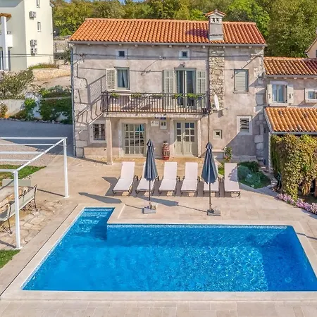 Targeto With Sea View Villa