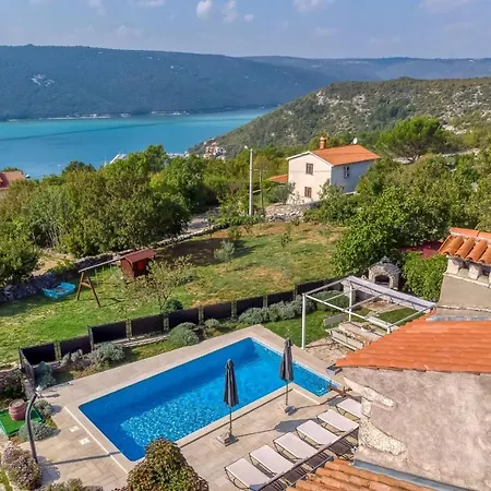 Villa Targeto With Sea View