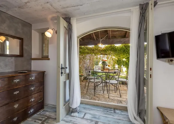 Targeto With Sea View *