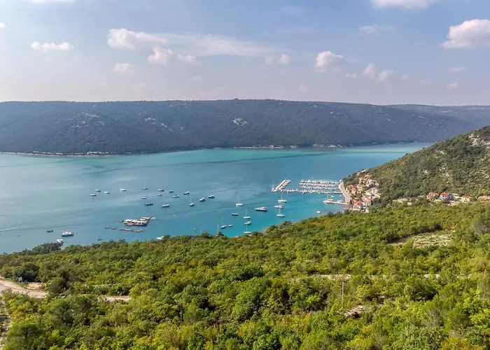 Villa Targeto With Sea View