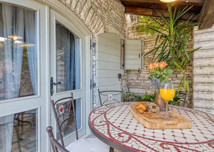 Targeto With Sea View *