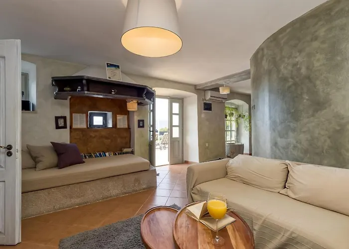 Targeto With Sea View Villa *