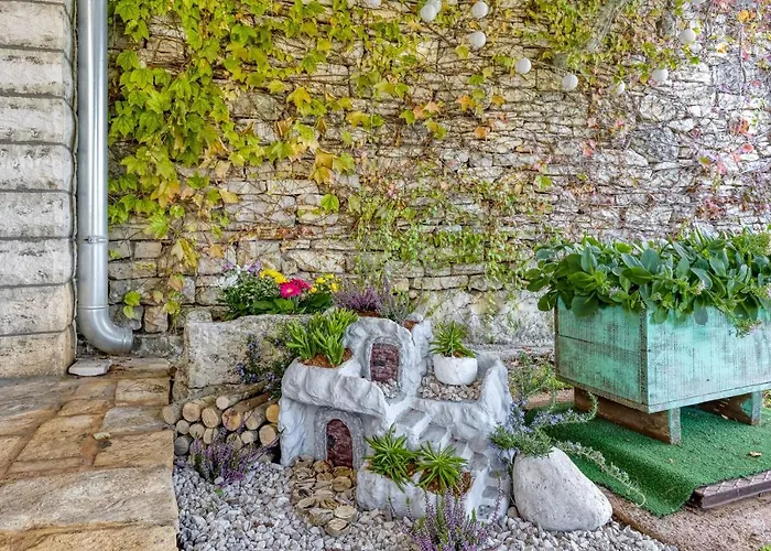 Targeto With Sea View